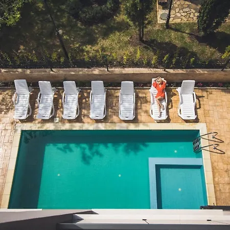 Zonya Otel