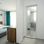 Zonya Szálloda