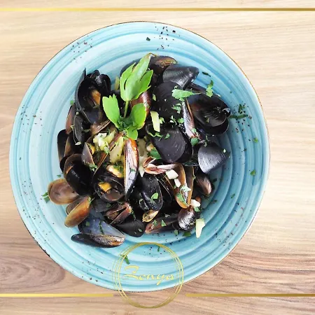 Zonya ホテル サニービーチ