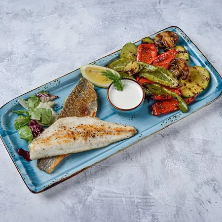 Zonya ホテル サニービーチ